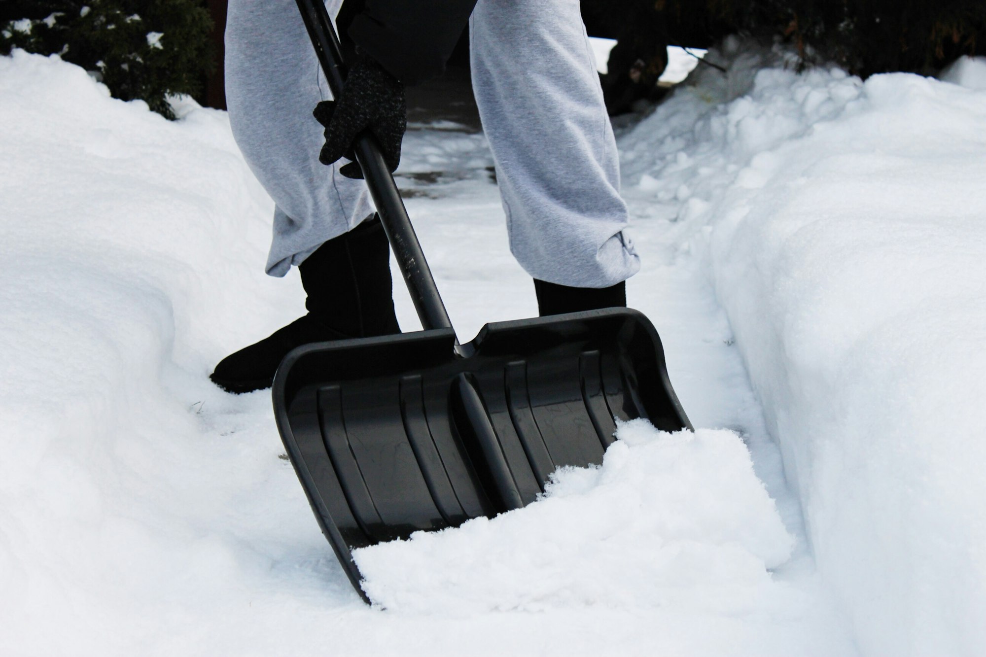 The man cleans snow ❄️